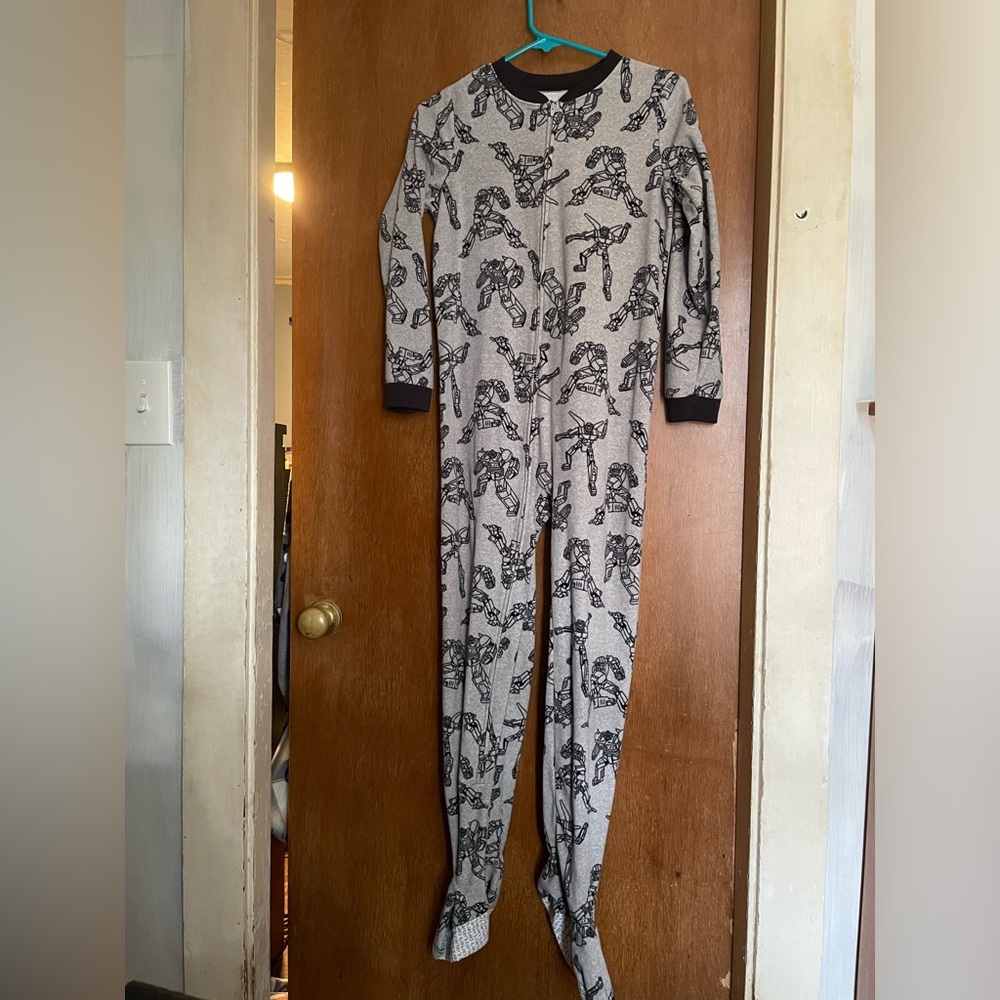 Carter’s Onesie pajamas. Size 14. Transformer theme.